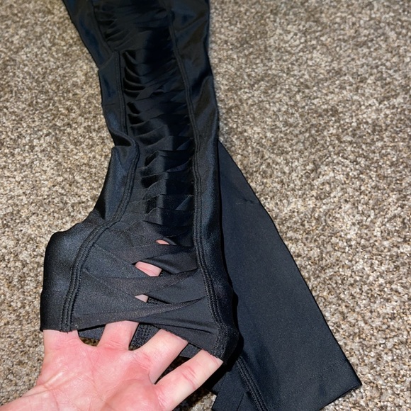 Nike Leggings with cutouts down sides - Picture 8 of 10